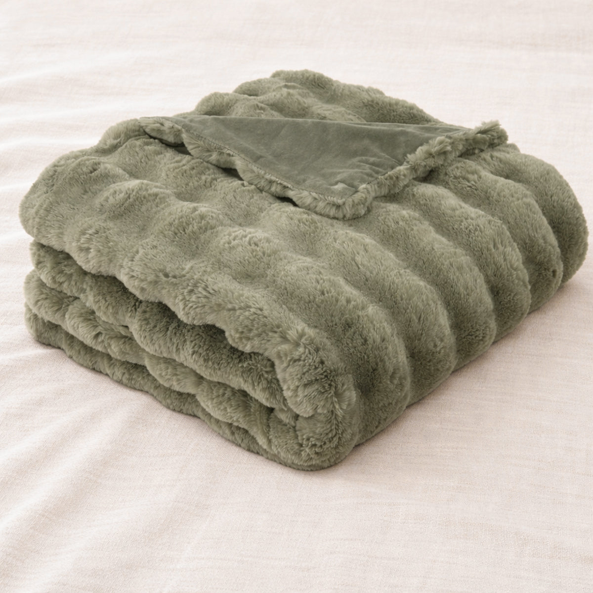 Luxe Wavy Sage Green Fur Throw -150x200cm