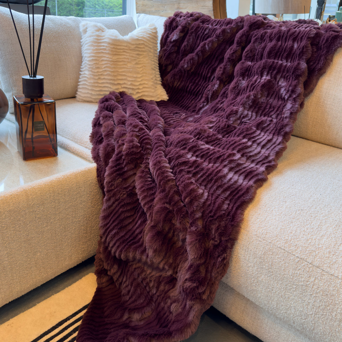 Aubergine Scallop Cut Faux Fur Throw - 150x200cm