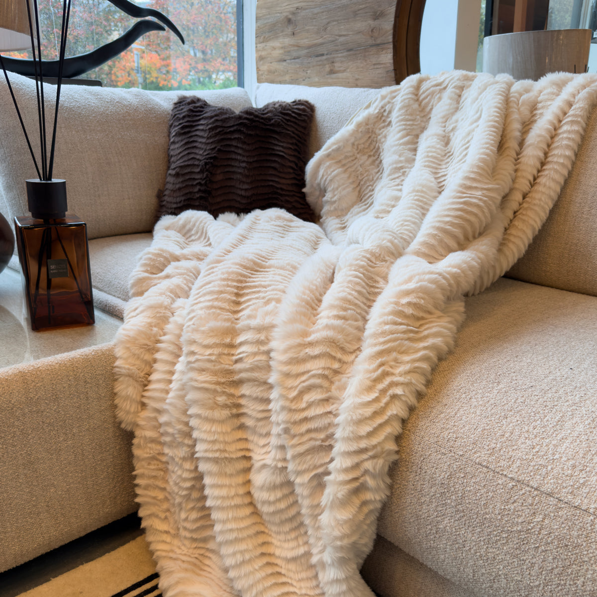 Cream Scallop Cut Faux Fur Throw - 150x200cm