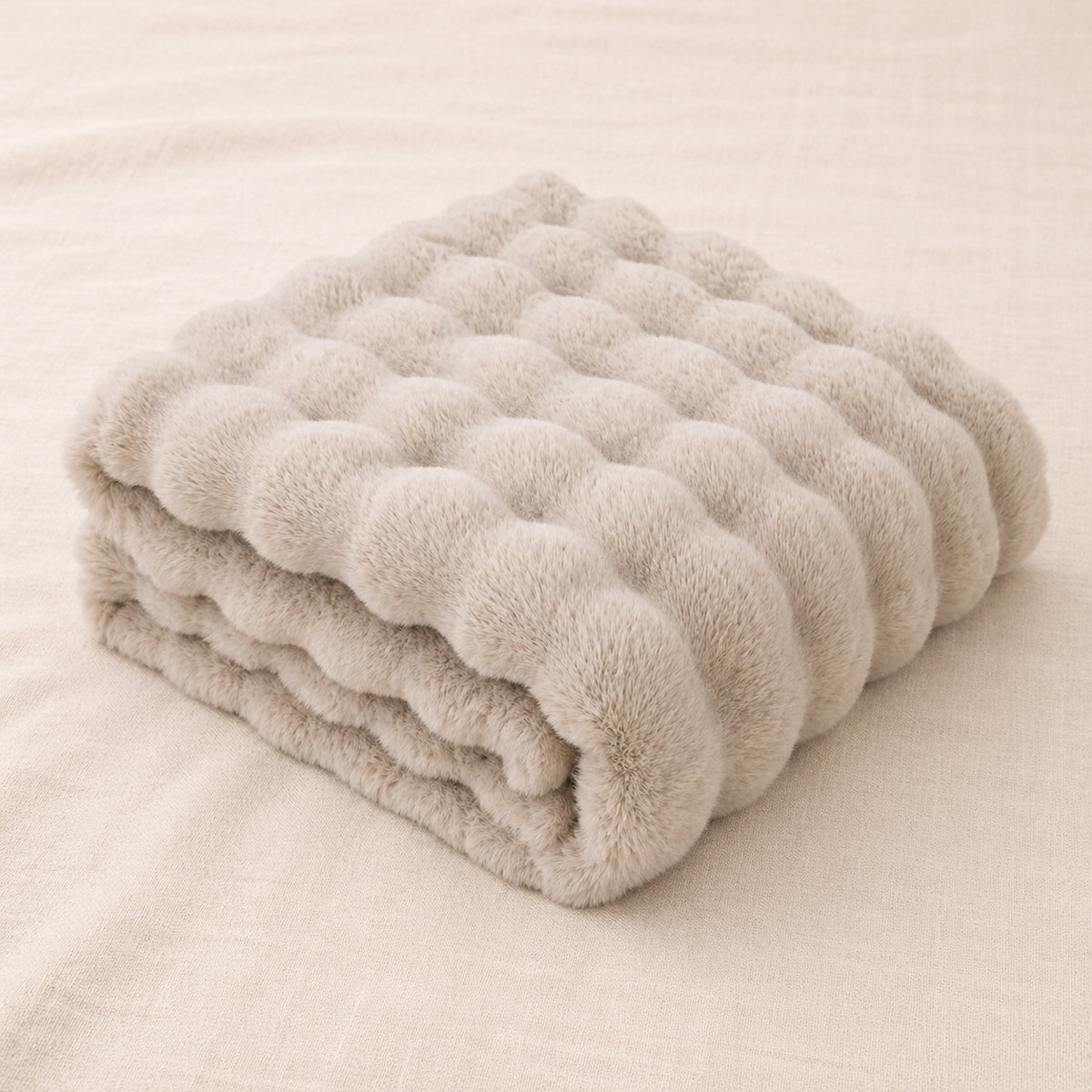 Luxe Wavy Beige Fur Throw - 150x200cm