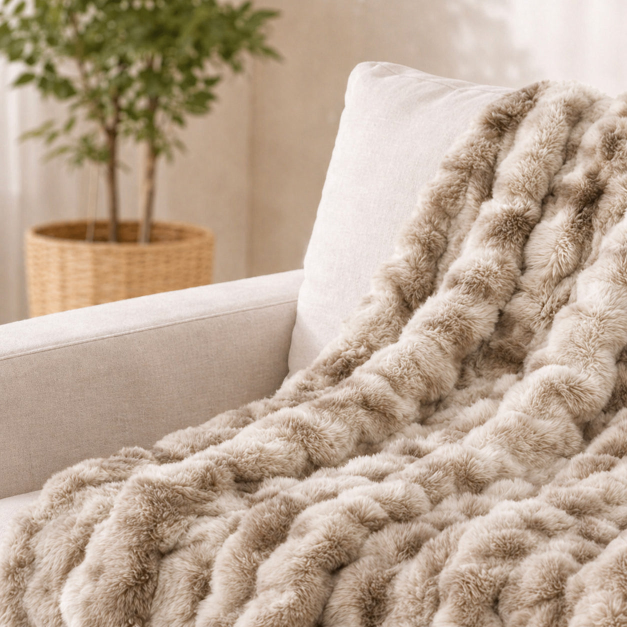 Neutral Ombre Faux Fur Throw - 150x200cm