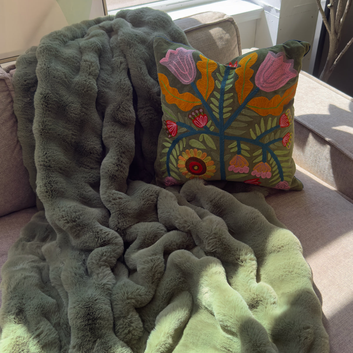 Luxe Wavy Sage Green Fur Throw -150x200cm